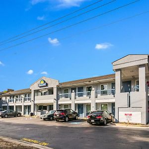 Days Inn By Wyndham Raleigh Glenwood-Crabtree